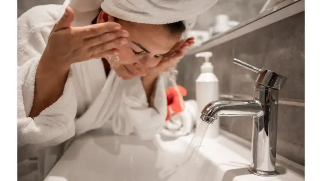 Dermatolog afslører: 30-sekunders-reglen gør dyre ansigtsprodukter overflødige