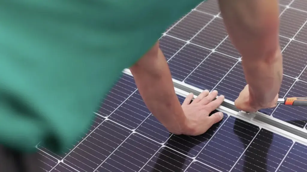 Glem grimme solpaneler: Cornell University har skabt fleksibel HelioSkin-energi