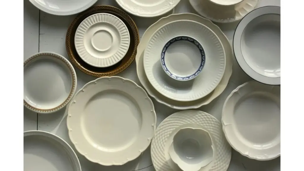 Ridsede tallerkener: Fjern mærkerne fra dit porcelæn med natron på 5 minutter