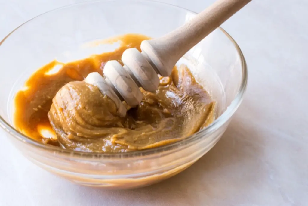 Træt af jerntabletter: Bland tahini og honning for mere energi