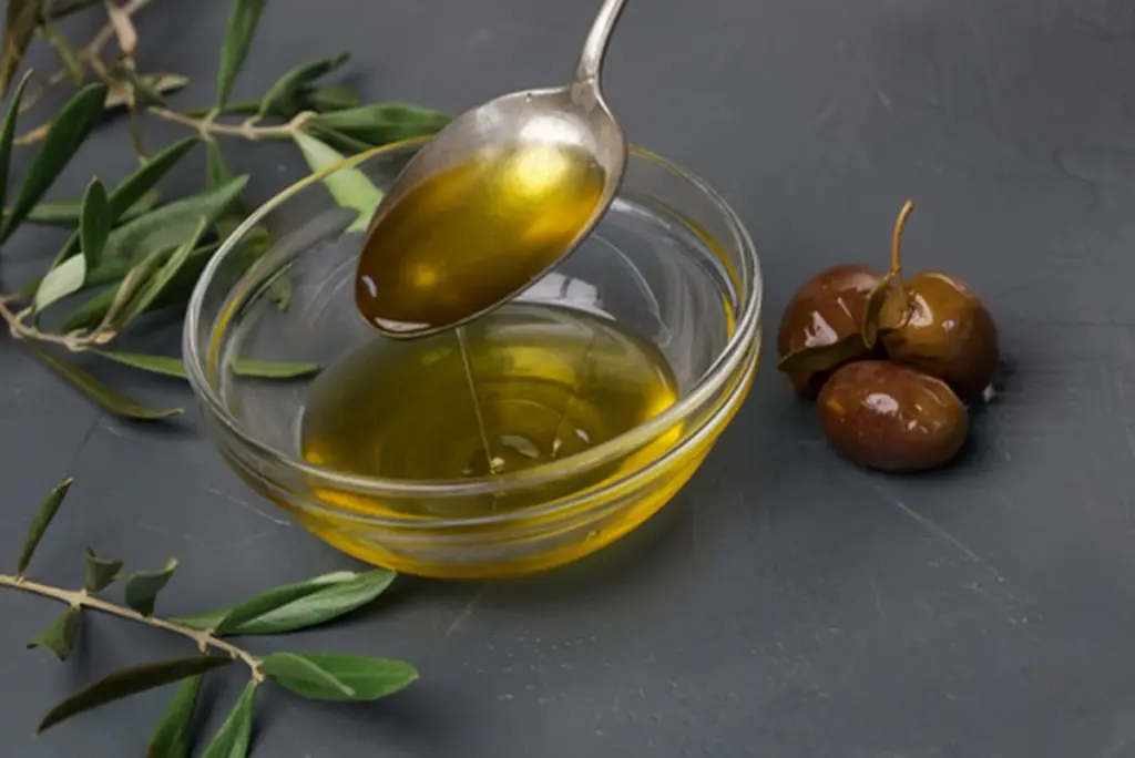 Træt om morgenen: Derfor bør du blande olivenolie med citron hver dag
